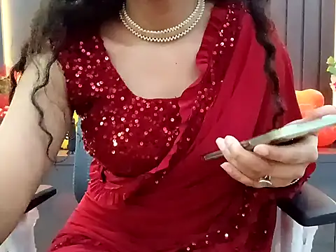 Snapshot of GoldnessAishu chatting on 02-05-25, 09:29 GoldnessAishu online show from 02-05-25, 09:29