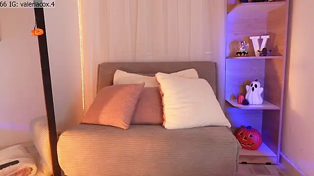 ValeriaCox online show from 10-24-25, 01:29