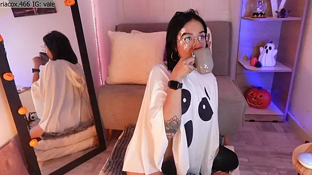 ValeriaCox online show from 10-29-25, 01:35