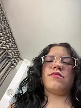 Snapshot of angela_cortes_ chatting on 03-06-25, 03:13 angela cortes  online show from 03-06-25, 03:13