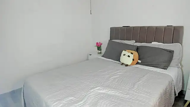 Snapshot of Ori_valentina chatting on 09-19-25, 07:47 Ori valentina online show from 09-19-25, 07:47