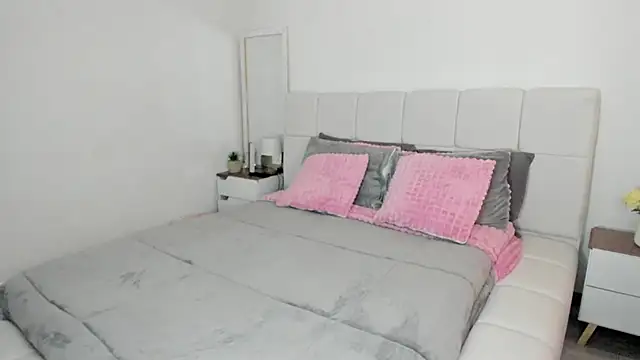 Snapshot of Ori_valentina chatting on 11-13-25, 06:51 Ori valentina online show from 11-13-25, 06:51