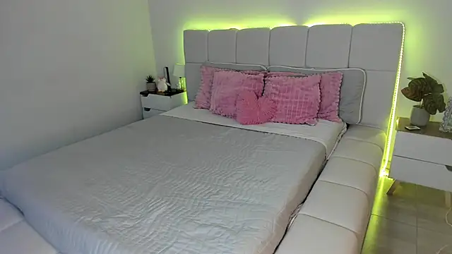 Ori valentina online show from 02-09-26, 09:19