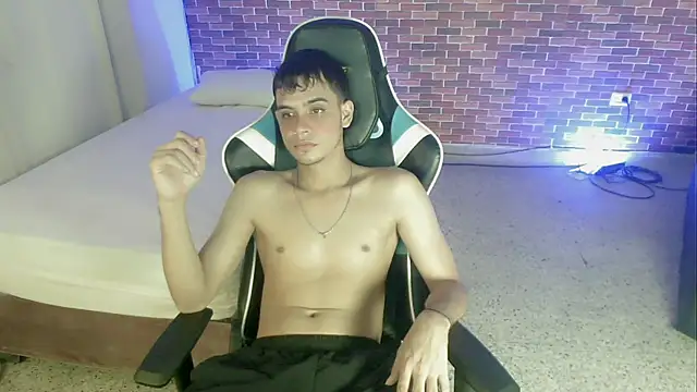 zacariasss  online show from 09-23-25, 03:53