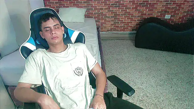 zacariasss  online show from 09-26-25, 05:00