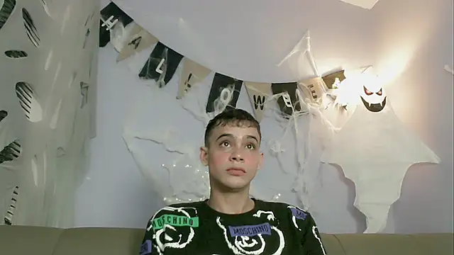 zacariasss  online show from 10-27-25, 03:21