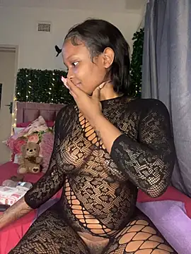 Snapshot of InkLady444 chatting on 02-18-25, 01:32 InkLady444 online show from 02-18-25, 01:32
