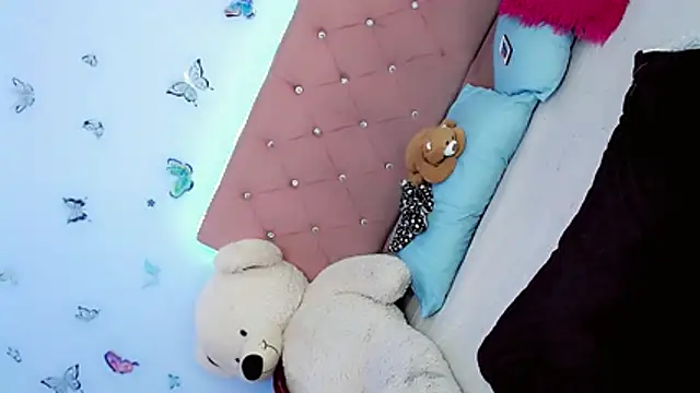 Riossvale online show from 04-17-26, 01:52