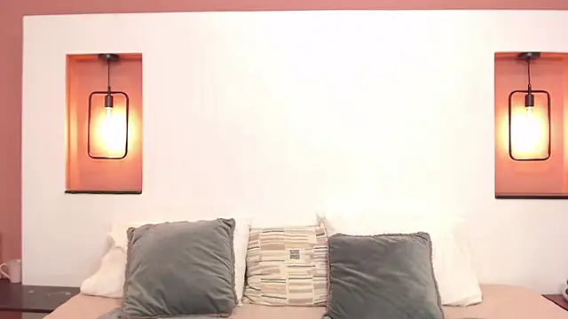 Miley Collins online show from 12-11-24, 08:07