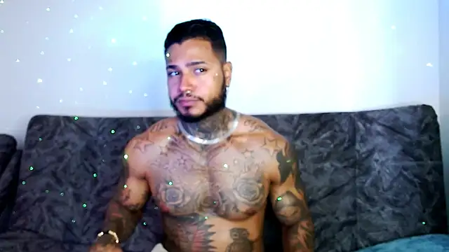 Snapshot of Exotic_tatto27121 chatting on 12-18-24, 06:57 Exotic tatto27121 online show from 12-18-24, 06:57