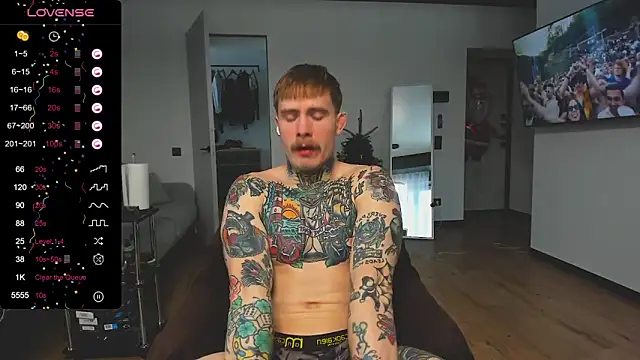 Snapshot of white_King9999 chatting on 12-16-24, 07:15 white King9999 online show from 12-16-24, 07:15