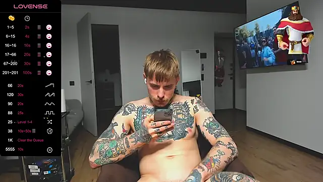 Snapshot of white_King9999 chatting on 12-19-24, 06:01 white King9999 online show from 12-19-24, 06:01