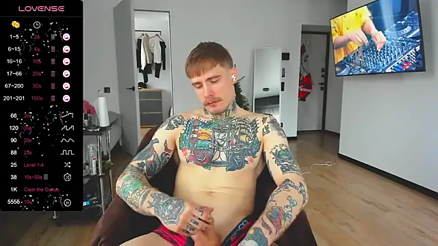 Snapshot of white_King9999 chatting on 12-24-24, 08:44 white King9999 online show from 12-24-24, 08:44