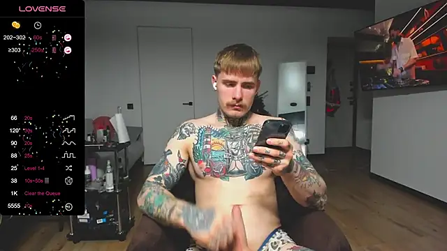 Snapshot of white_King9999 chatting on 12-25-24, 04:54 white King9999 online show from 12-25-24, 04:54