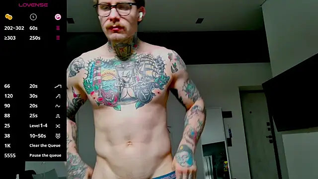 Snapshot of white_King9999 chatting on 10-24-25, 02:41 white King9999 online show from 10-24-25, 02:41