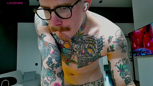 Snapshot of white_King9999 chatting on 11-04-25, 01:21 white King9999 online show from 11-04-25, 01:21