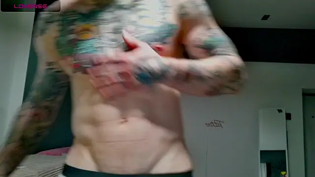 Snapshot of white_King9999 chatting on 12-01-25, 03:44 white King9999 online show from 12-01-25, 03:44