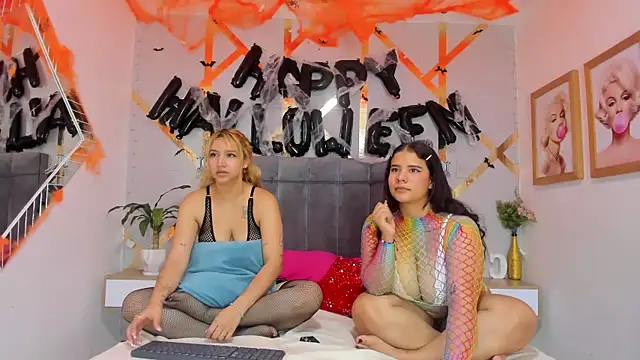 Caroliine Torres online show from 10-23-25, 12:04