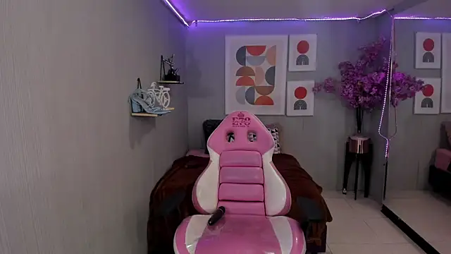 Snapshot of Dafne_huges chatting on 12-03-24, 05:09 Dafne huges online show from 12-03-24, 05:09