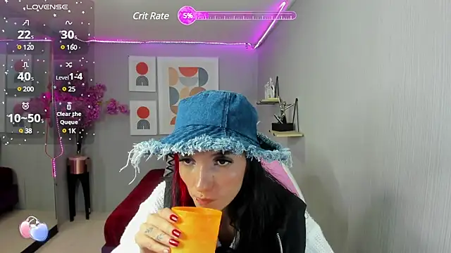 Snapshot of Dafne_huges chatting on 12-24-24, 06:06 Dafne huges online show from 12-24-24, 06:06