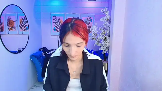 Snapshot of Dafne_huges chatting on 09-27-25, 07:52 Dafne huges online show from 09-27-25, 07:52