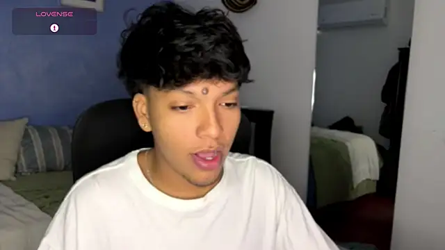 Snapshot of Xander_bonnet1 chatting on 09-18-25, 11:12 Xander bonnet1 online show from 09-18-25, 11:12