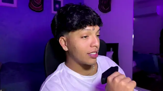 Snapshot of Xander_bonnet1 chatting on 12-04-25, 12:25 Xander bonnet1 online show from 12-04-25, 12:25