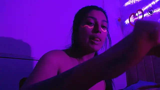 SarahStones online show from 02-22-25, 07:45