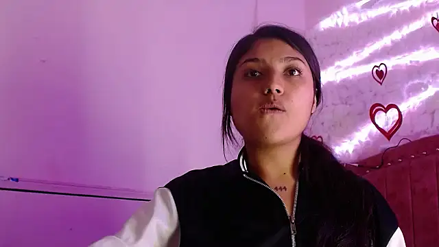 SarahStones online show from 03-09-25, 04:49