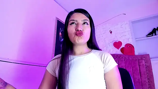 SarahStones online show from 09-18-25, 03:52