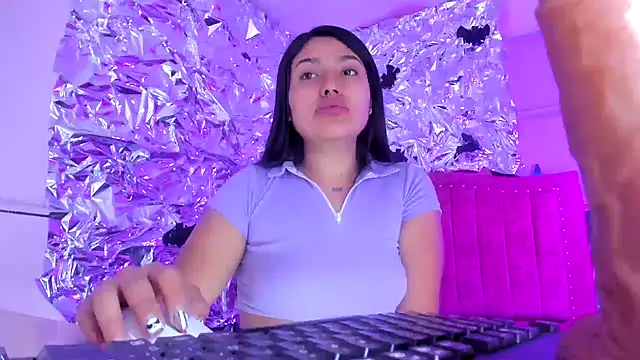 SarahStones online show from 11-24-25, 12:32