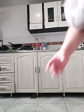 Madisonpalacio online show from 09-17-25, 03:03