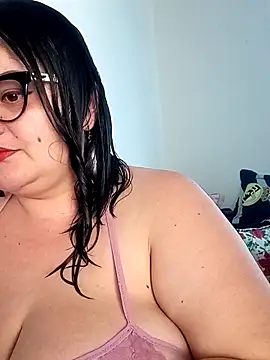 Madisonpalacio online show from 12-15-25, 03:27