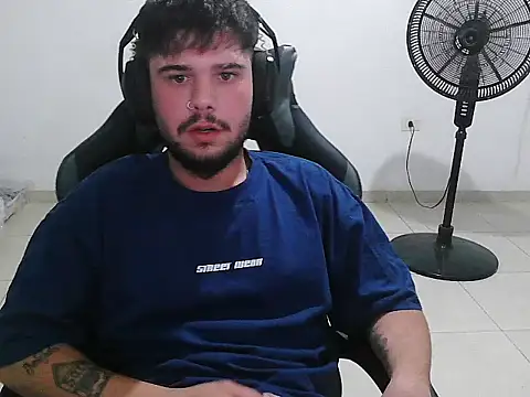 Snapshot of tubabymaldito0 chatting on 11-25-25, 01:38 tubabymaldito0 online show from 11-25-25, 01:38