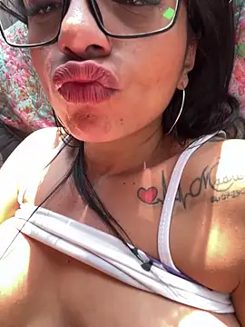 Snapshot of elolotero chatting on 03-09-25, 05:33 elolotero online show from 03-09-25, 05:33