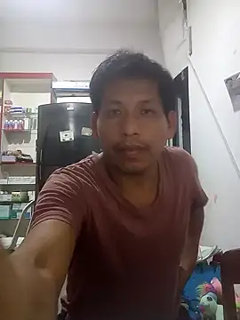 Snapshot of activo202 chatting on 10-22-25, 01:06 activo202 online show from 10-22-25, 01:06