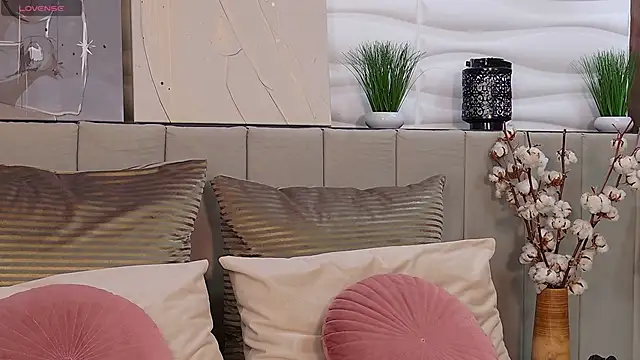 AvaLanne  online show from 02-10-25, 08:31