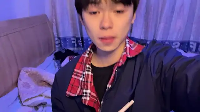 Snapshot of xiaottt1918 chatting on 01-09-25, 01:24 xiaottt1918 online show from 01-09-25, 01:24