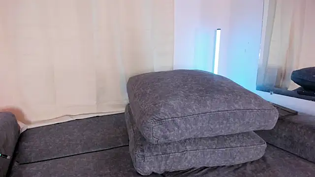 zoe roux21 online show from 03-12-25, 02:30