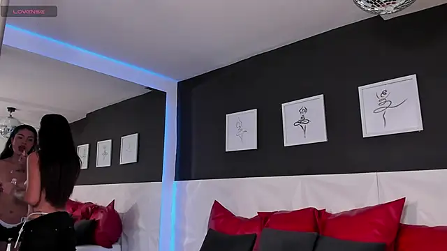 scarlet castro online show from 11-24-25, 04:51