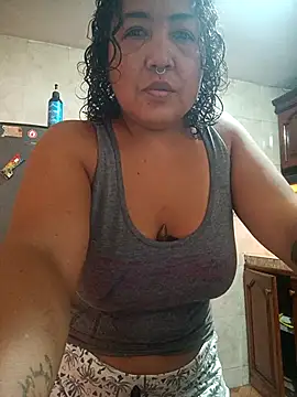 Snapshot of cougar_town chatting on 01-05-25, 04:27 cougar town online show from 01-05-25, 04:27