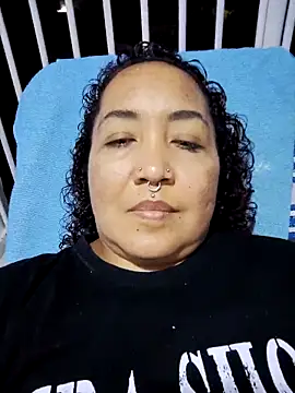 Snapshot of cougar_town chatting on 12-04-25, 03:38 cougar town online show from 12-04-25, 03:38