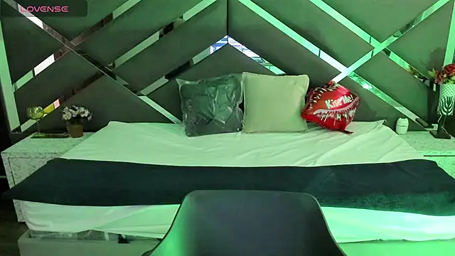 SexyNaf online show from 10-09-25, 07:23