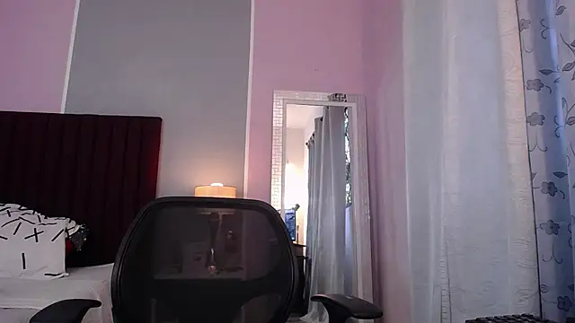 Snapshot of LiahGrey7 chatting on 01-07-25, 03:33 LiahGrey7 online show from 01-07-25, 03:33