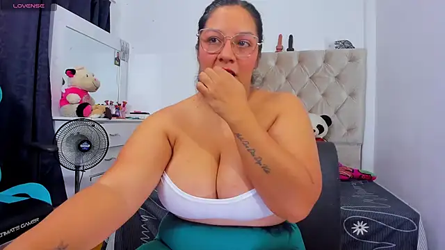 lulu ferrer online show from 11-12-25, 05:13