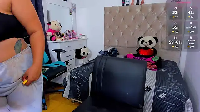 lulu ferrer online show from 11-25-25, 08:58