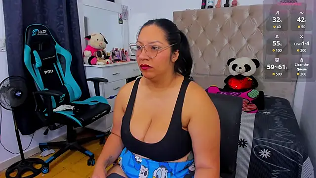 lulu ferrer online show from 11-26-25, 01:23