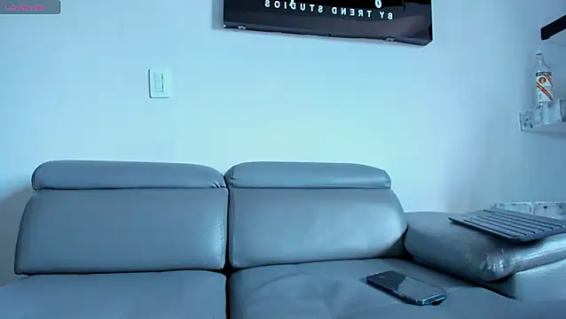 Snapshot of RoxyRoss_ chatting on 01-23-25, 05:31 RoxyRoss online show from 01-23-25, 05:31