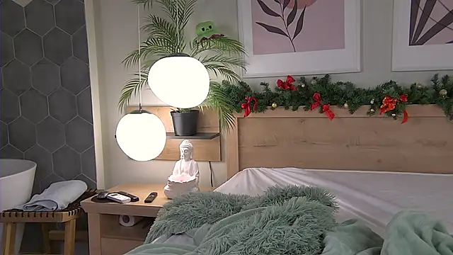 Snapshot of AshleyDouglas chatting on 12-20-24, 04:20 AshleyDouglas online show from 12-20-24, 04:20