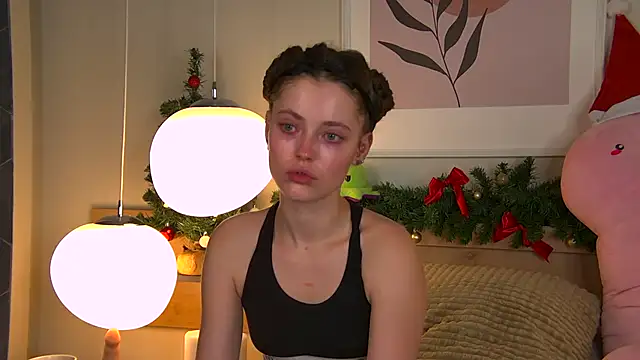 Snapshot of AshleyDouglas chatting on 12-30-24, 05:04 AshleyDouglas online show from 12-30-24, 05:04